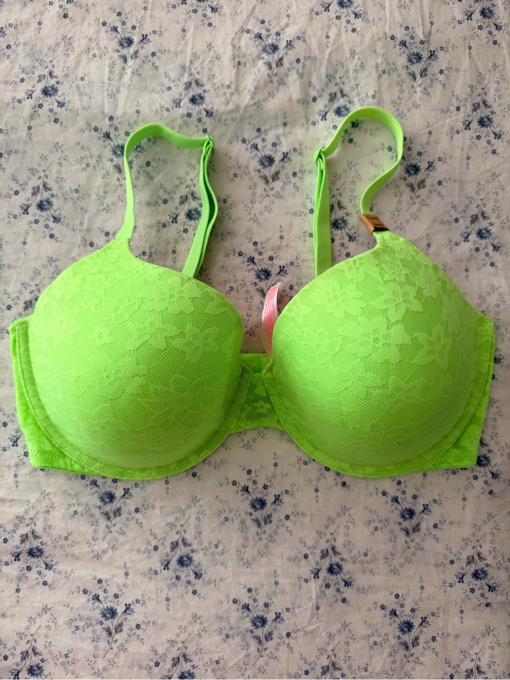 PINK Victoria's Secret Wear Everywhere Lightly Lined T-Shirt Bra